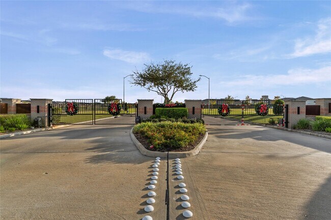 Building Photo - 12512 Newport Arch Ln