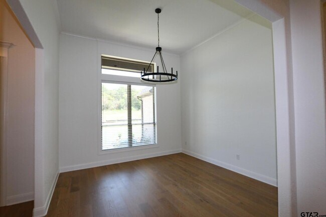 Building Photo - 16503 Cooper Wy
