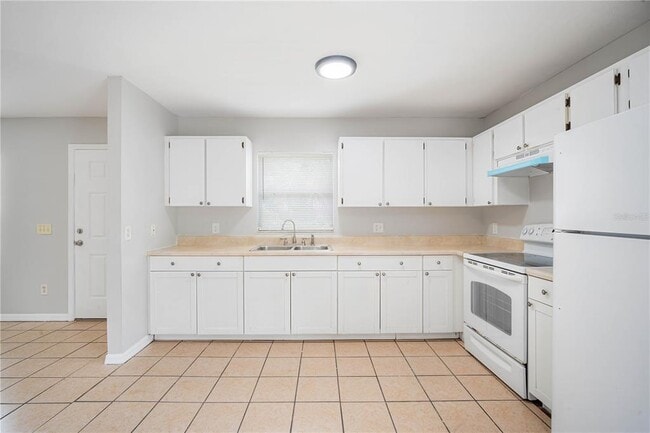 Building Photo - 3803 N Garrison St