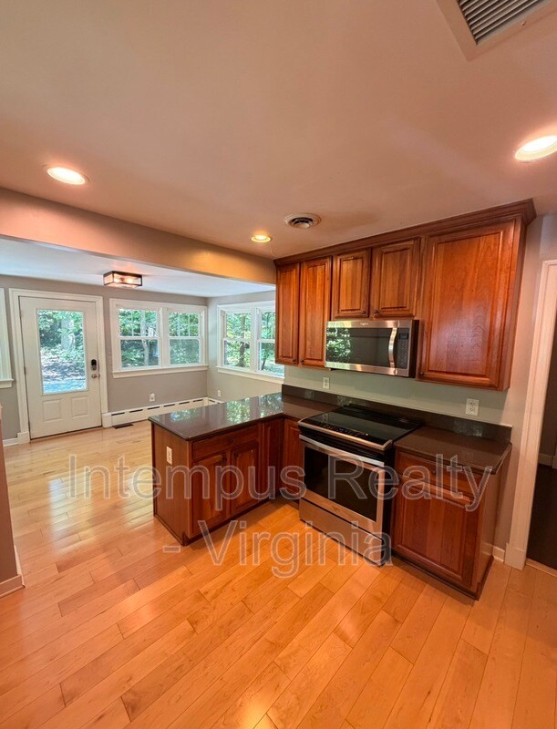 Building Photo - 7104 Triad Way