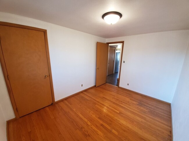 Building Photo - 3 bedroom Northside ranch
