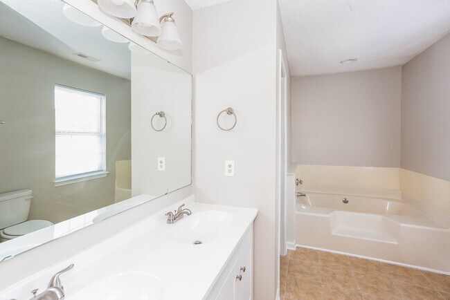 Building Photo - 9039 Silver Coach Ln