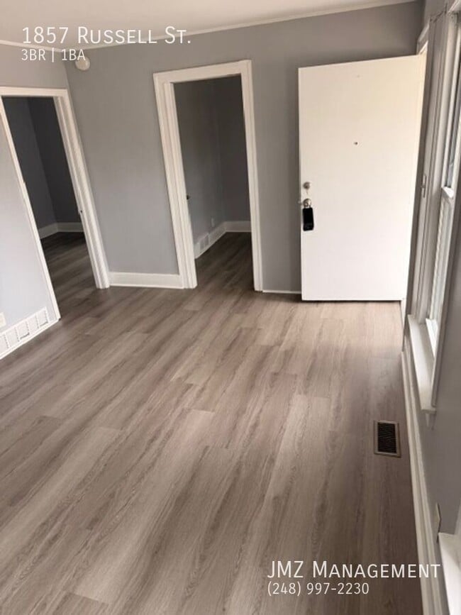 Building Photo - 1857 Russell Ave