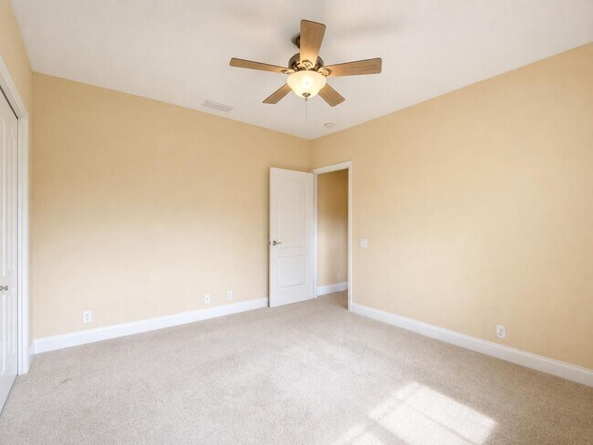 Building Photo - Now Available for Rent – 4/3 with flex room