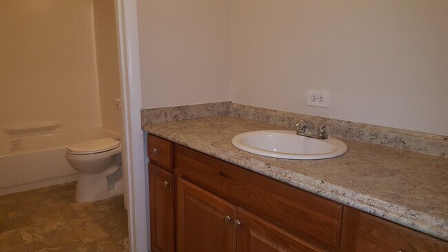 Building Photo - Spacious 3-Bedroom Townhome for Rent in Aberdeen – A Must See!