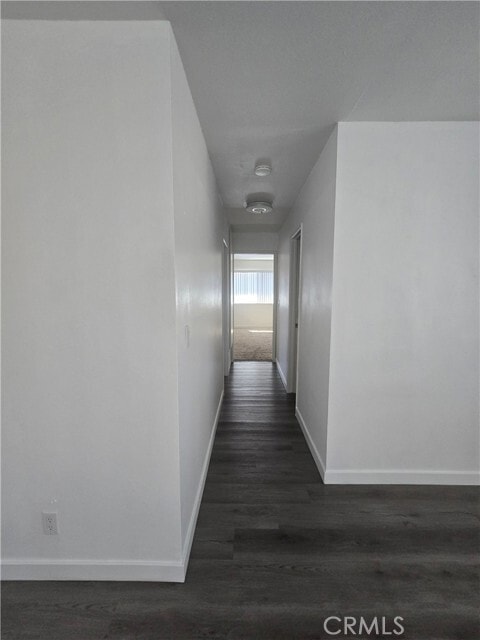 Building Photo - 2650 E Park Ln