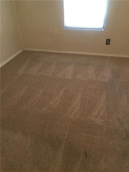 Building Photo - 4704 Sandage Ave