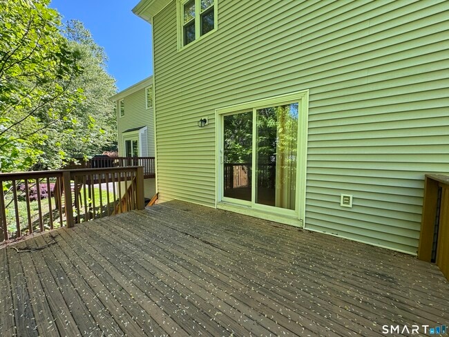 Building Photo - 223 Deer Run