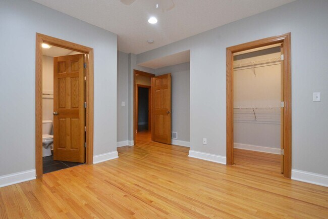 Building Photo - 3552 Irving Ave S