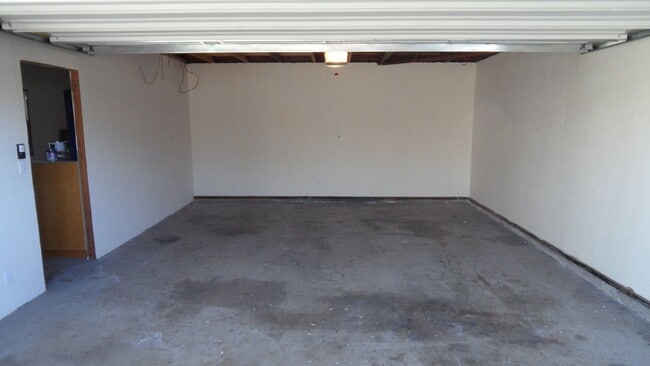 Building Photo - Old Towne Orange, Hardwood floors, Single Story House 3BR 2BA  2 car garage