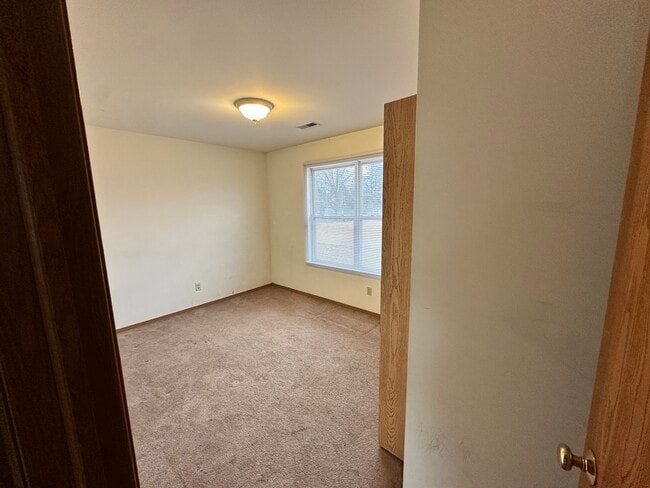 Building Photo - 432 Wyman St