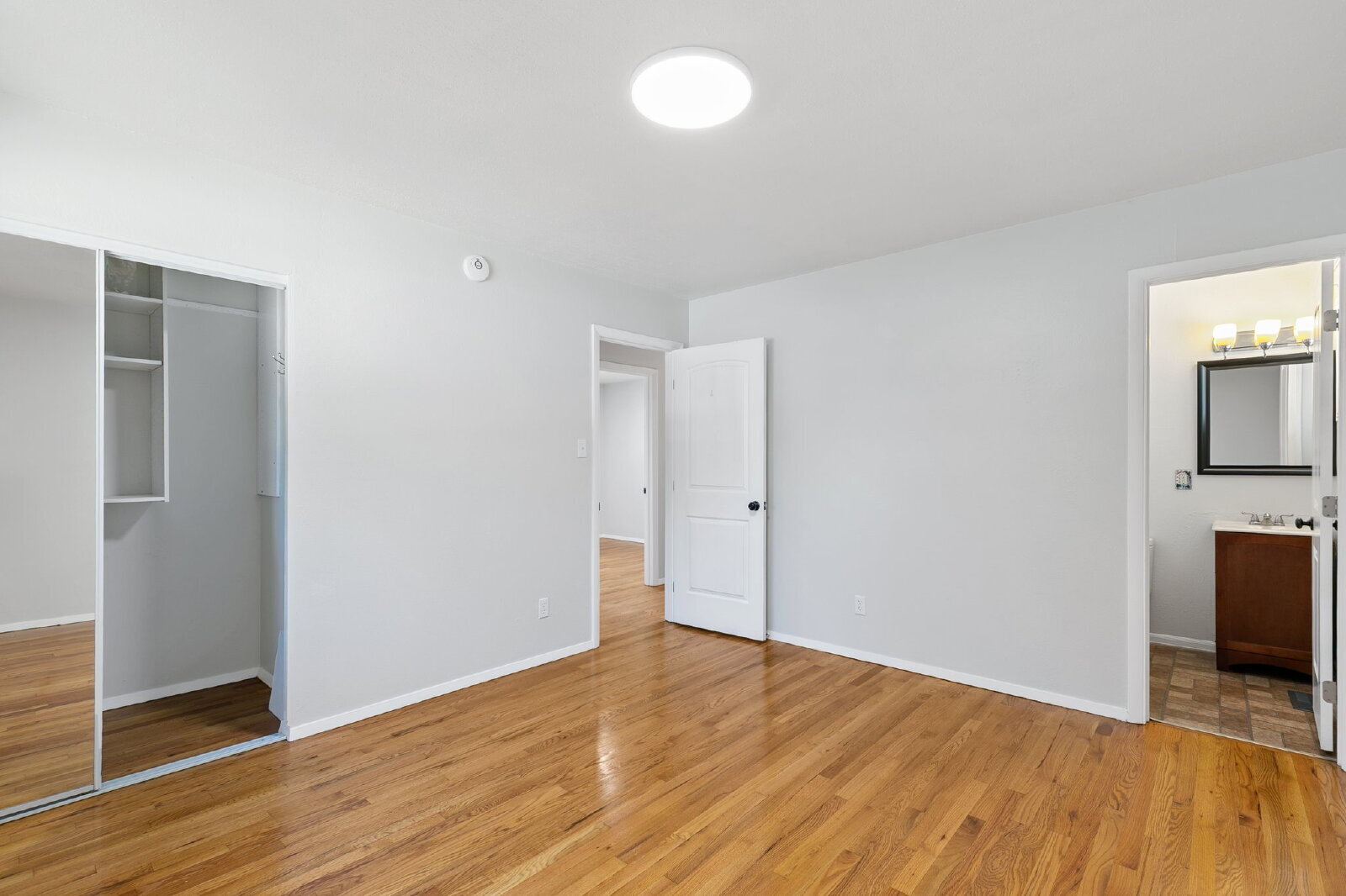 Building Photo - Central Location | 15 Min to Peterson, 20 ...