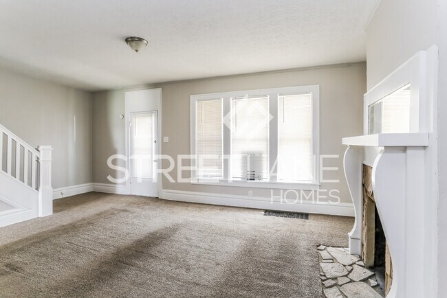 Building Photo - Charming 3 Bedroom in Columbus!