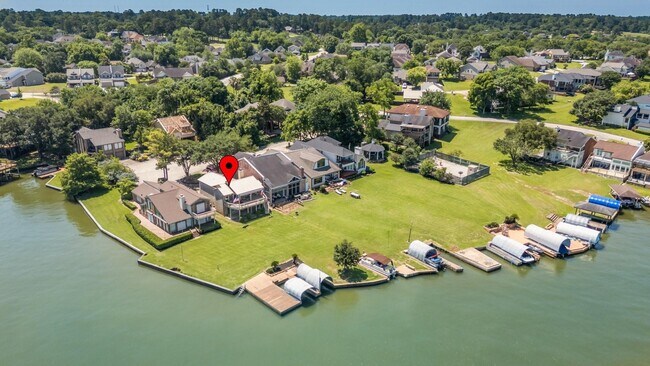 Building Photo - 112 Cove Point