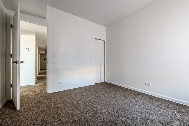 Building Photo - 10901 S Vernon 433-35 E 109th Chicago, IL 60628