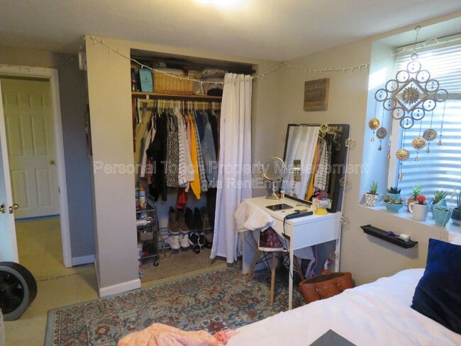 Building Photo - 1416 13th St S