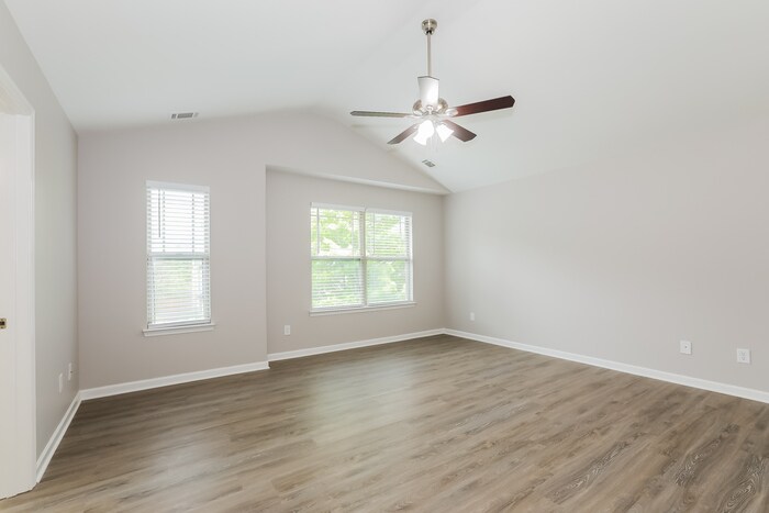Building Photo - 7141 Silk Tree Pointe