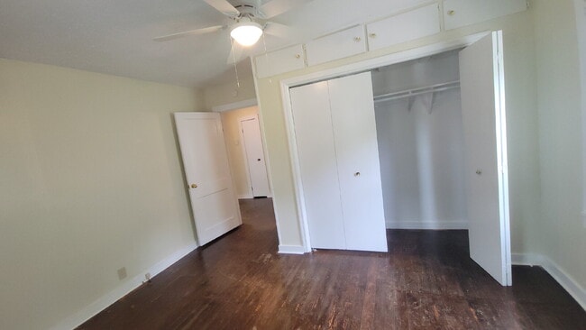 Building Photo - "5 points area 2-Bedroom Huntsville Home w...
