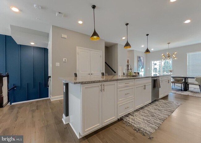 Building Photo - 23810 Myrtle Glen Way