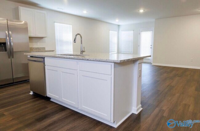 Building Photo - 398 Jackson Pt Cir