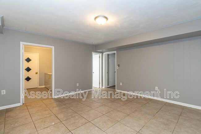 Building Photo - 630 Colonial Dr