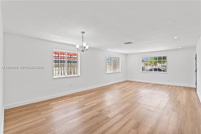 Building Photo - 361 E 39th St