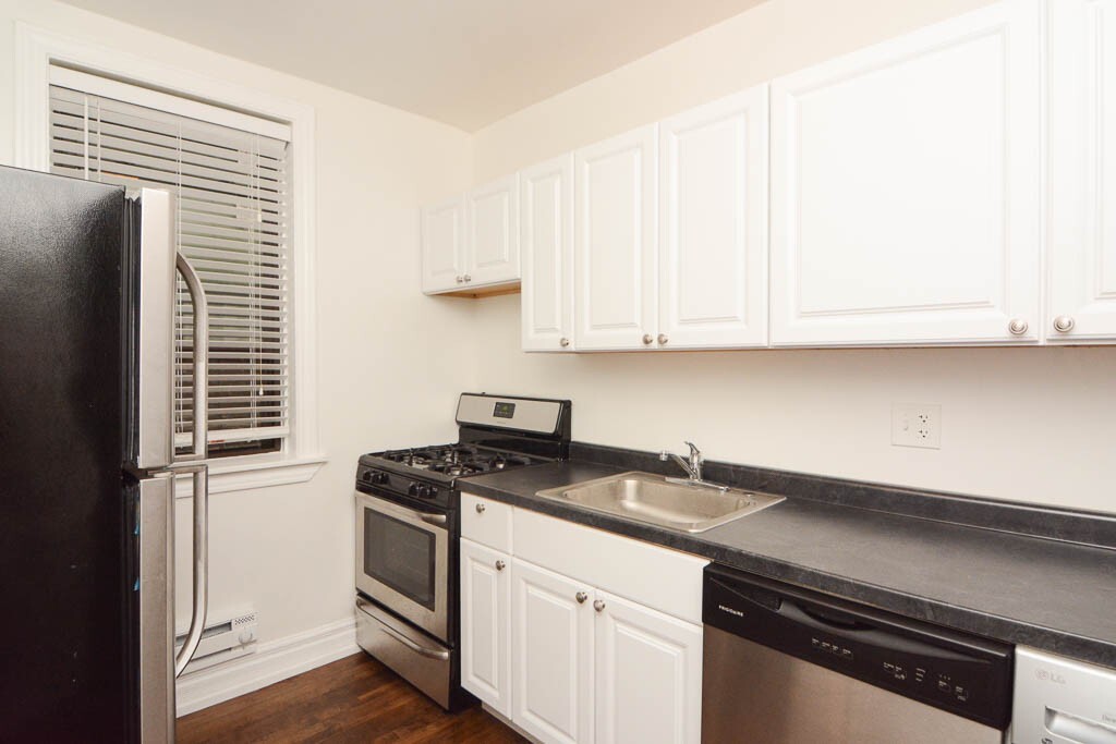 Building Photo - 2131 W Giddings St