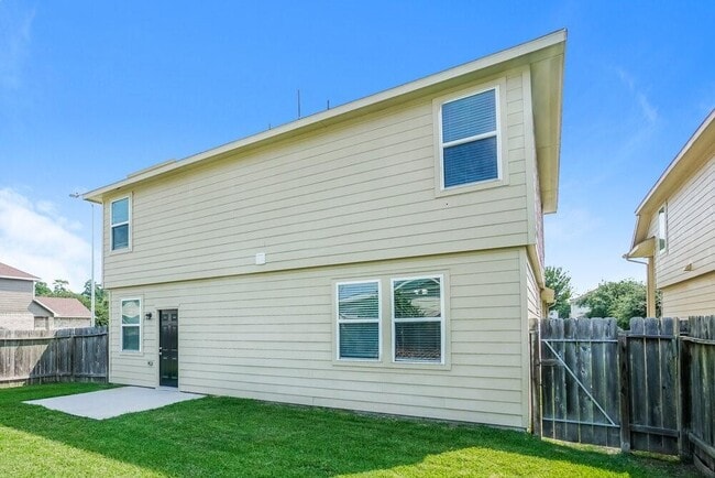 Building Photo - 21839 Octavia Way