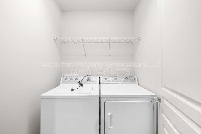 Building Photo - 15426 Canmore Street