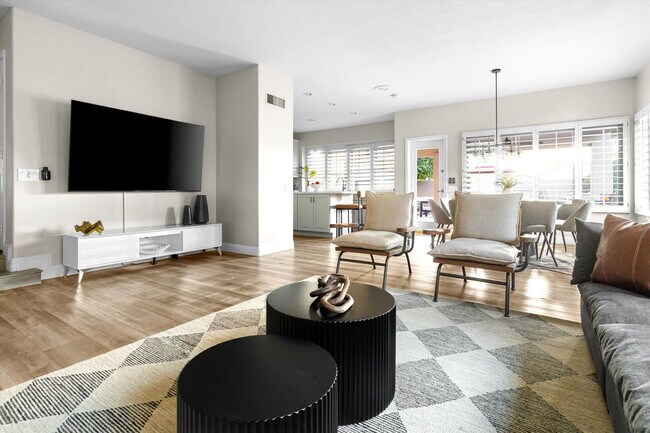 Building Photo - 5604 E Beverly Ln