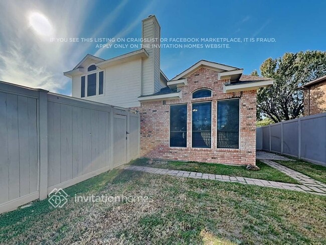 Building Photo - 1525 Swan Lake Dr