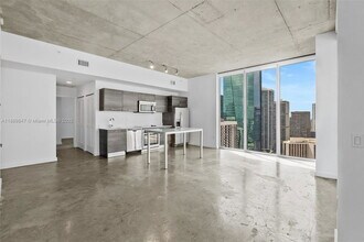 Building Photo - 151 SE 1st St