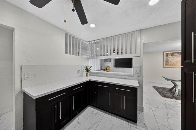 Building Photo - 19621 NW 11th Ct