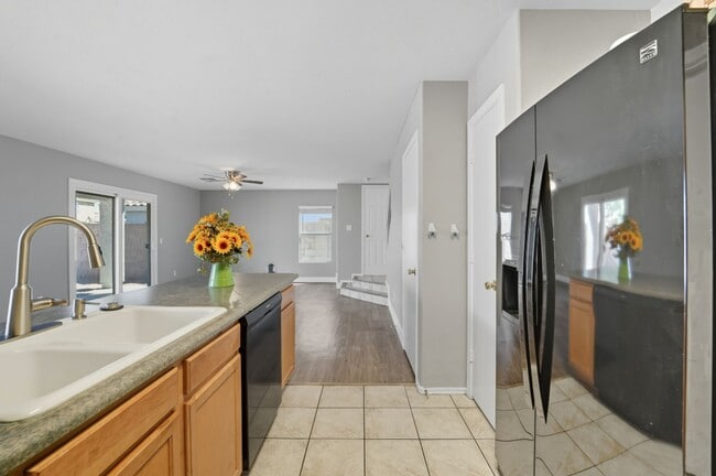 Building Photo - Charming El Mirage Rental – 3 Bedrooms, 2....