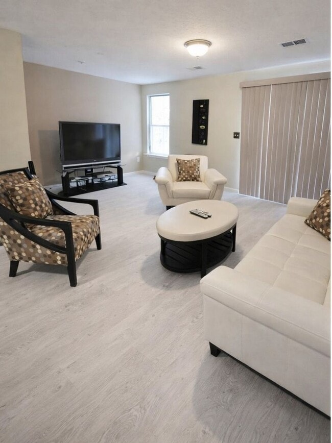 Building Photo - Charming 4BR Townhome in Upper Marlboro