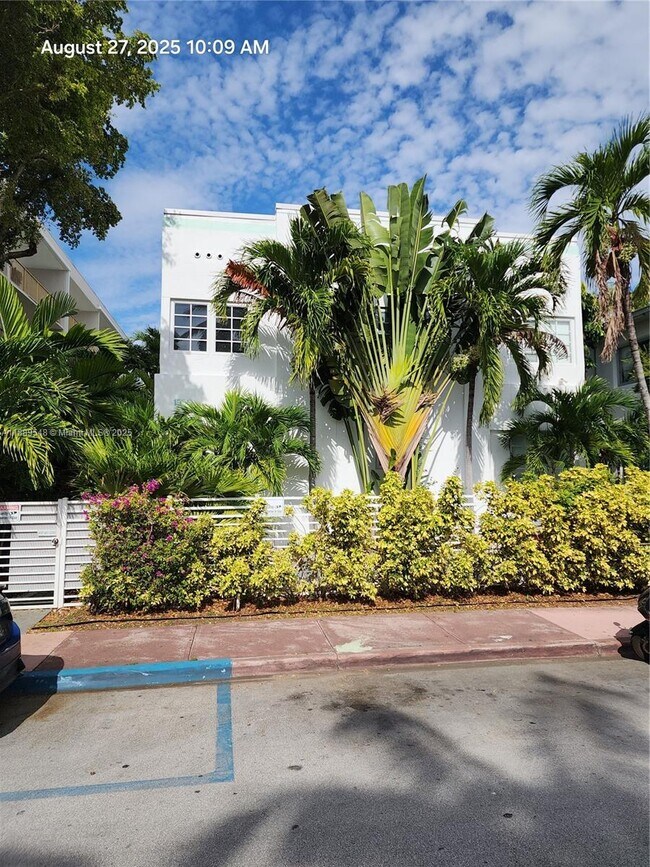 Primary Photo - 1550 Meridian Ave