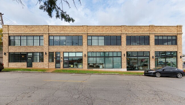 Building Photo - Studio Eleven