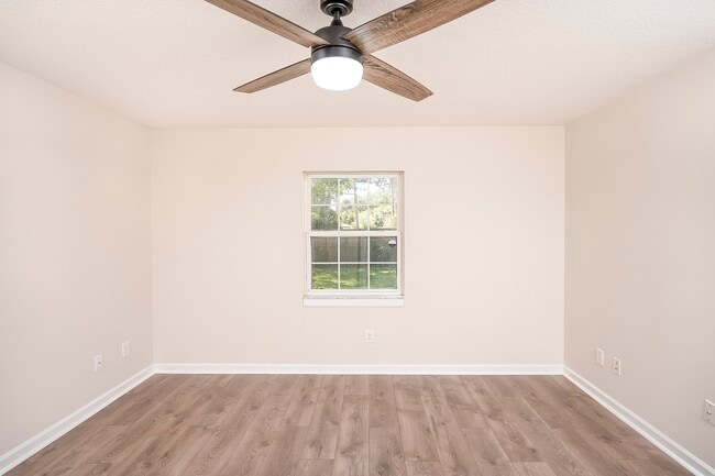 Building Photo - 241 Cantio Ave