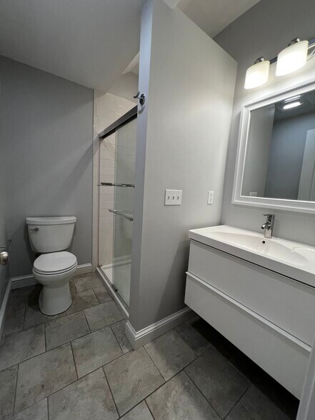 Building Photo - 173 Butternut St