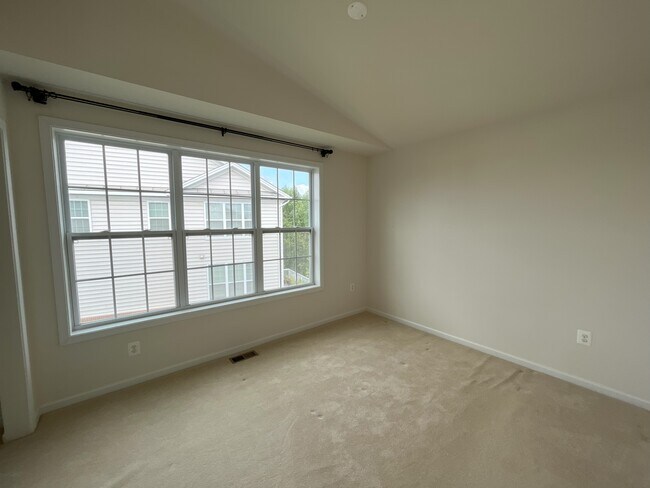 Building Photo - 43152 Whelplehill Ter