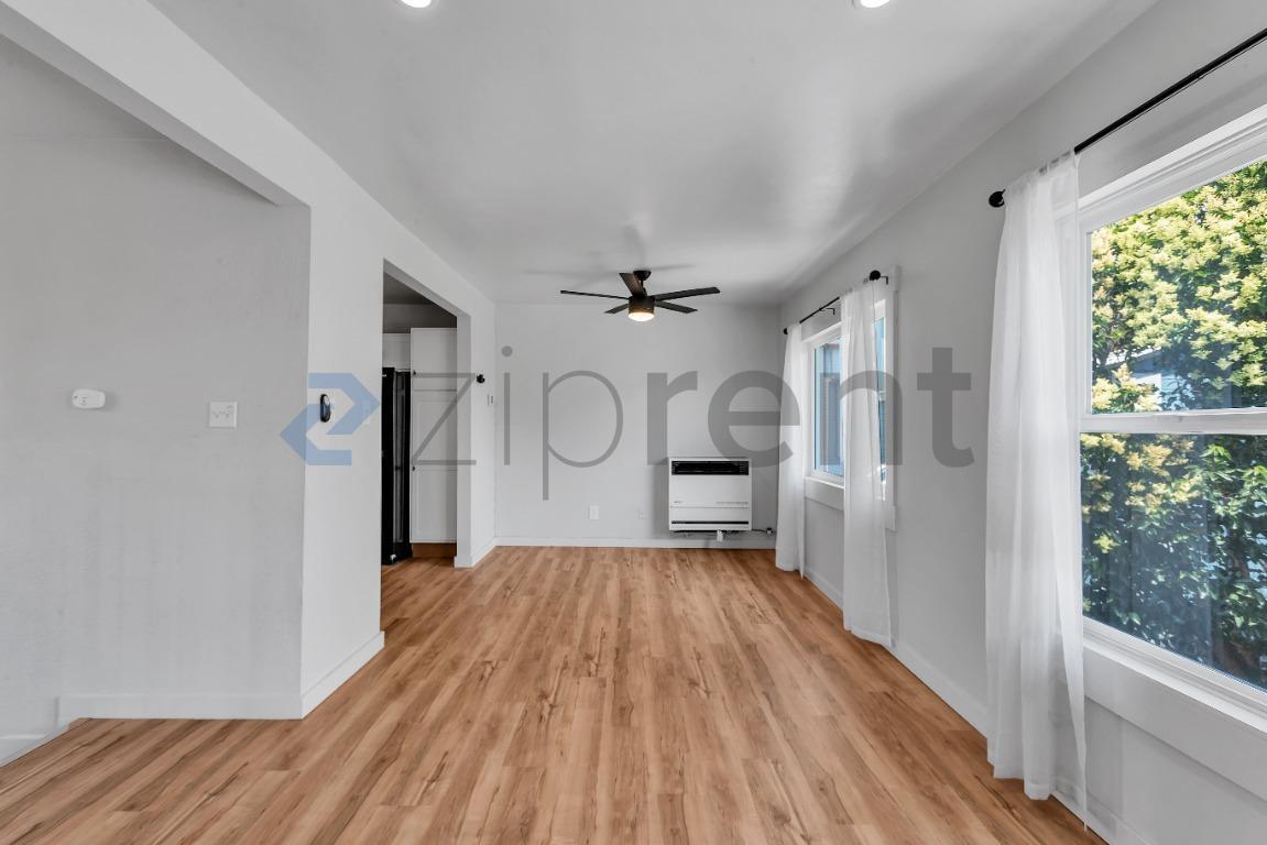 Building Photo - Unit N/a
