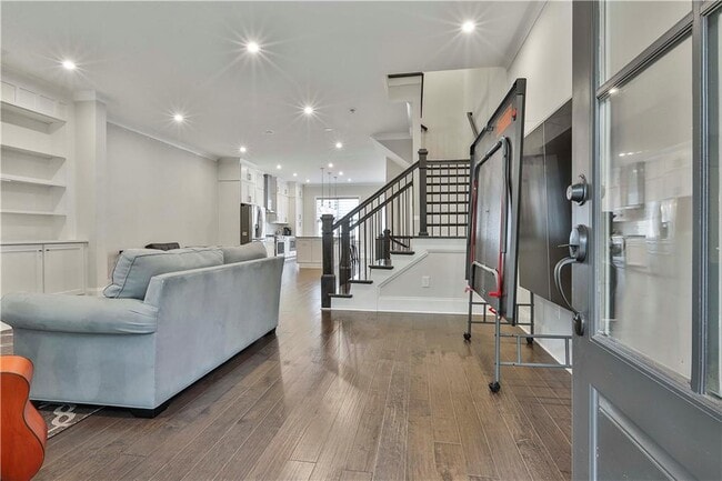 Building Photo - 673 Brennan Dr