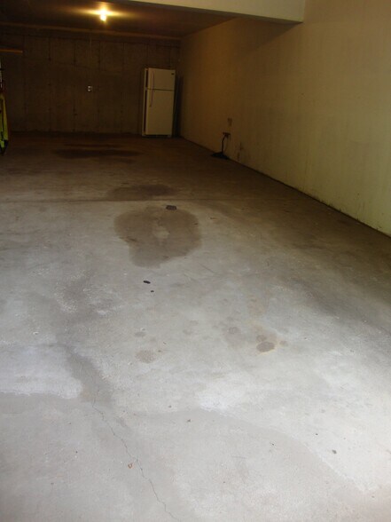 Building Photo - 295 Woodridge Cir