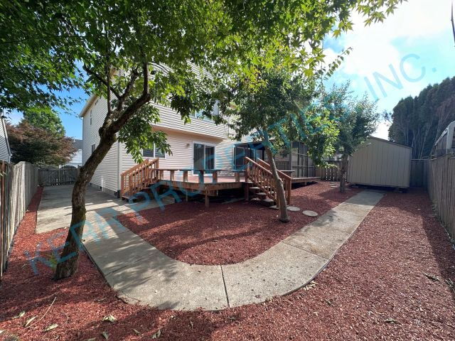 Building Photo - Spacious 4-Bed Oasis with 2.5 Baths in Cla...