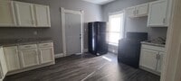 Building Photo - Charming 3BR/2Bath in Moline