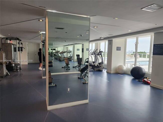 Building Photo - 4250 Biscayne Blvd