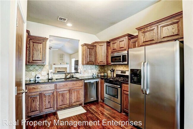Building Photo - 3 br, 2 bath House - 17609 Red Tailed Hawk...