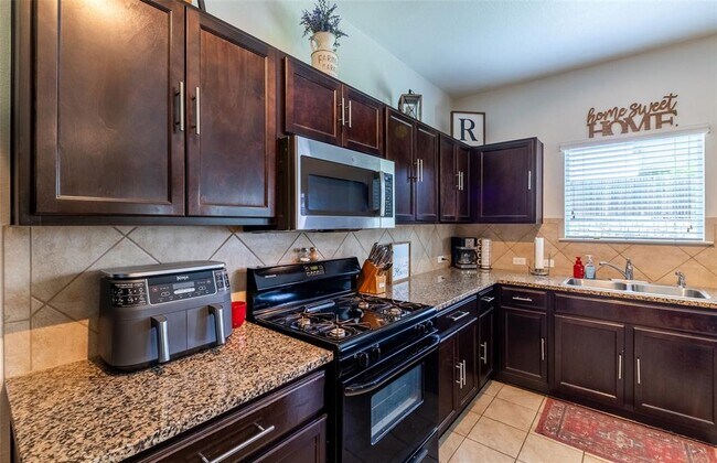 Building Photo - 290 Northern Flicker St