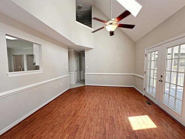 Building Photo - Updated Home in the Heart Of Chesterfield