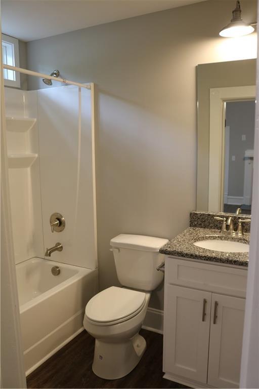 Building Photo - 613 Summit Ave